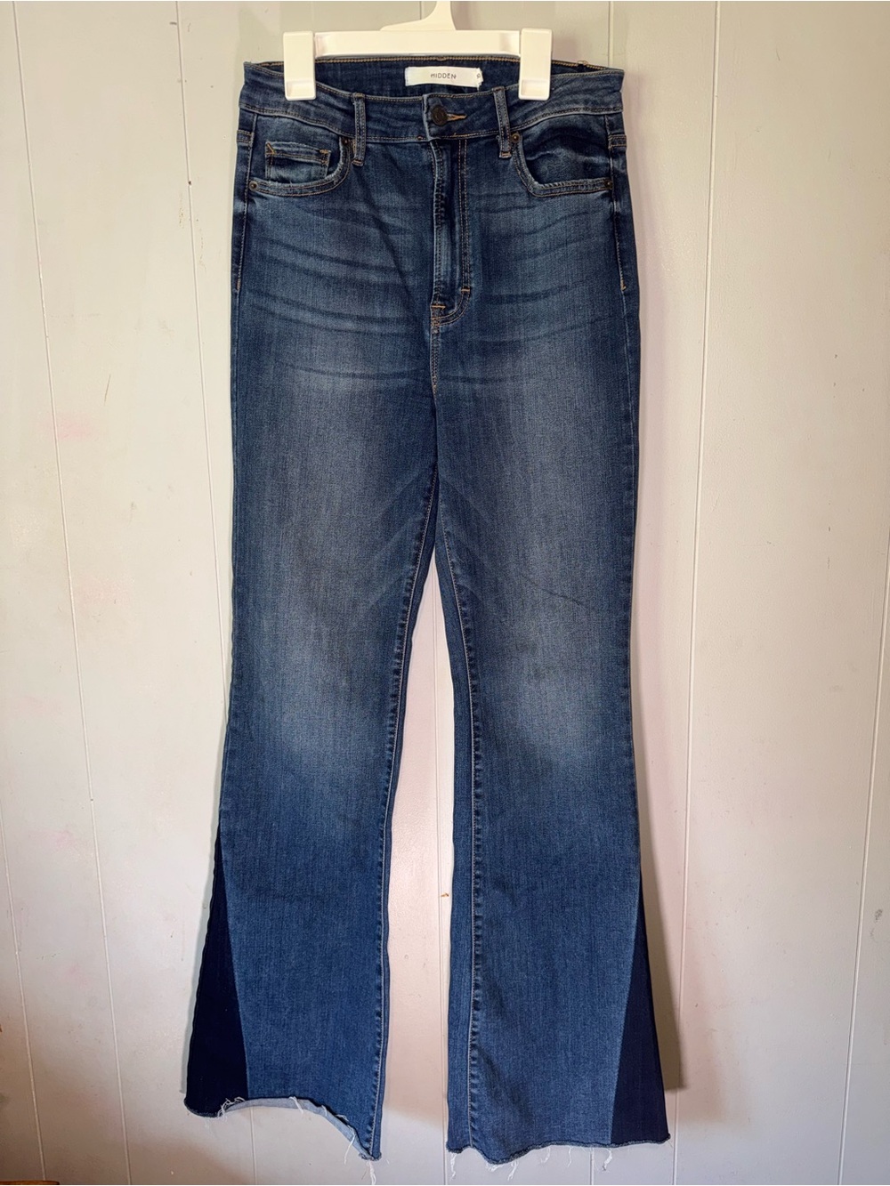 Hidden Modern Wide-Leg Split Hem Jeans in Medium Blue